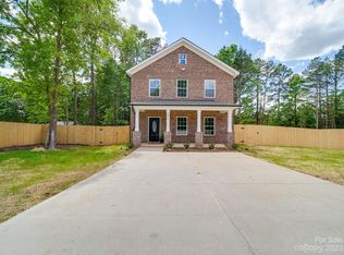 8911 Reedy Creek Rd, Charlotte, NC 28215