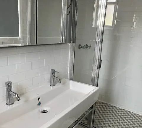 4th image of 305 E 72nd St APT 18D