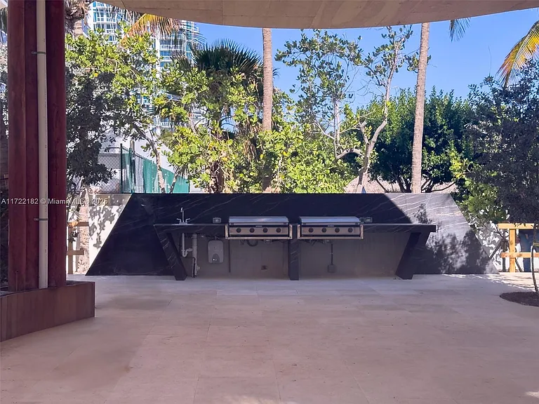 6365 Collins Ave #1506 — Photo 24