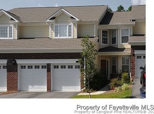 82 Pine Hawk Dr #TOWNHOUSE 39, Spring Lake, NC 28390