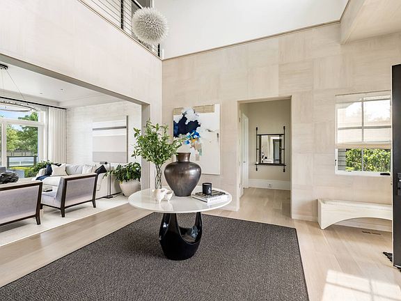 3rd image of 8 Polo Ct