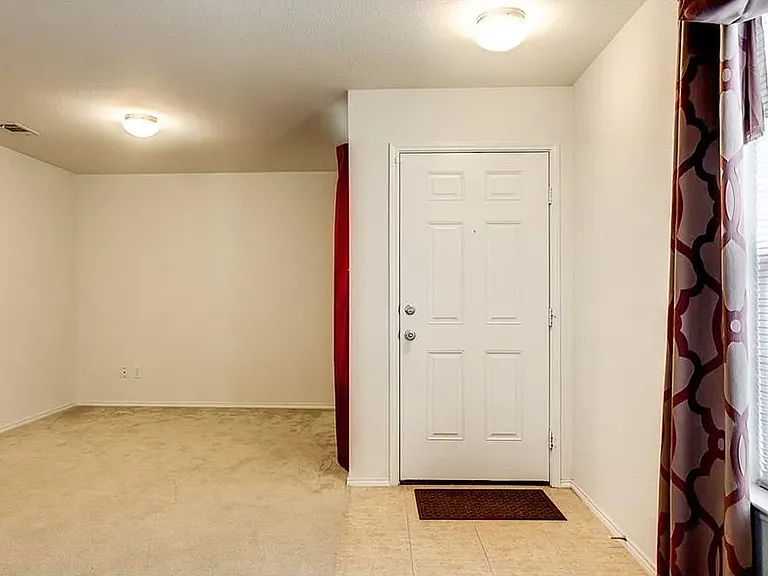 2205 Sims Dr — Photo 6
