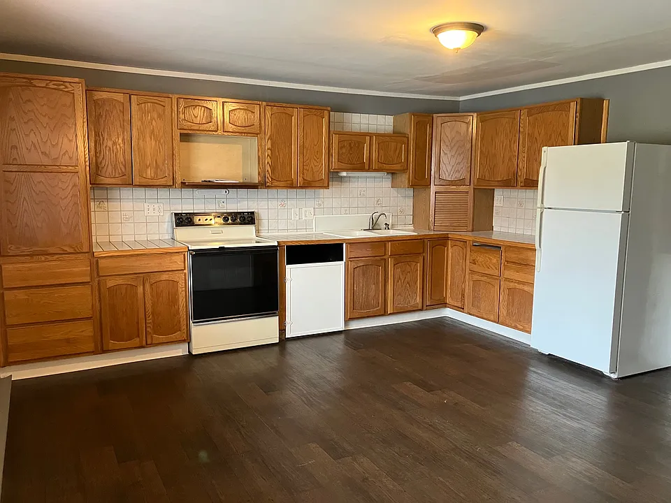 2799 Broadway #1