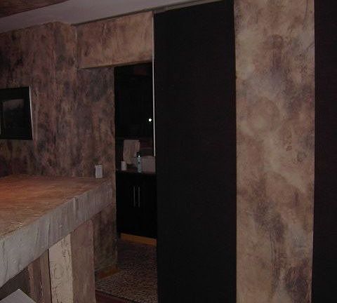 4112 enterance to bathroom and walk-in closet