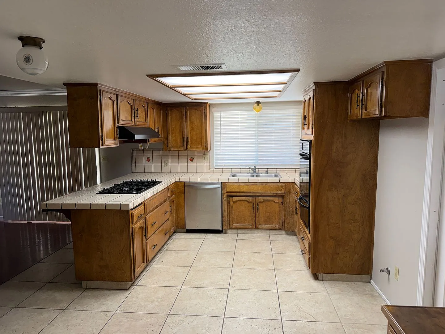 109 E Kennedy St - 3 Bedroom 2 Bath - Tulare — Photo 4