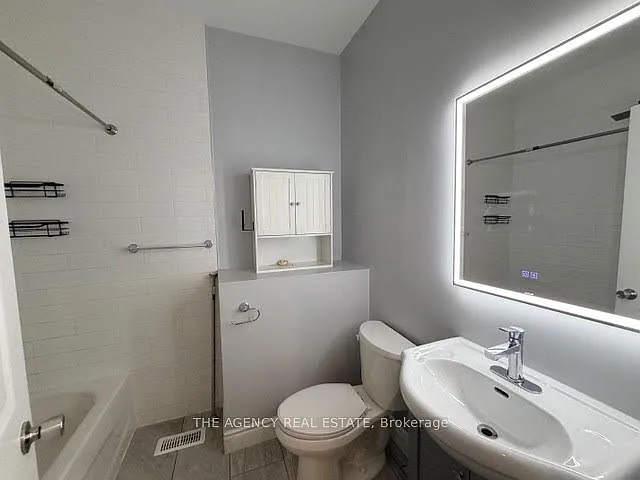 284 Talbot St — Photo 5