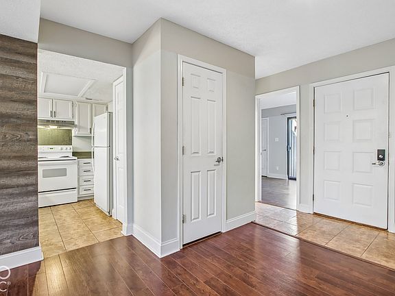 4th image of 96 Lookout Way