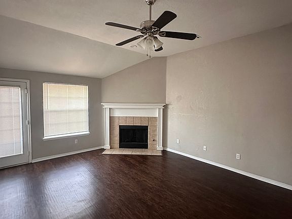 3rd image of 1409 Buena Vista Cir