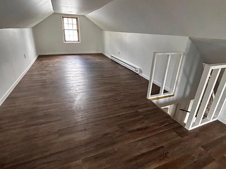 56 N New Ardmore Ave — Photo 12