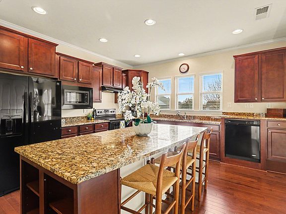 3rd image of 1609 Horne Creek Dr