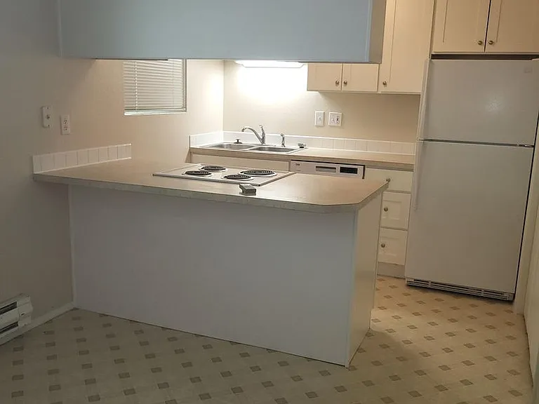 8309 Cirque Dr W #6 — Photo 3