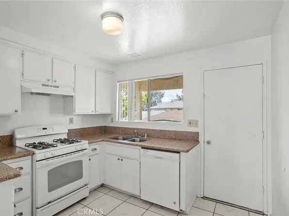 1218 Oxford Dr #C, Redlands, CA 92374