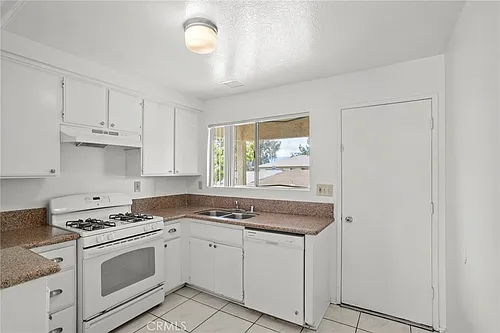1218 Oxford Dr #C Photo 1