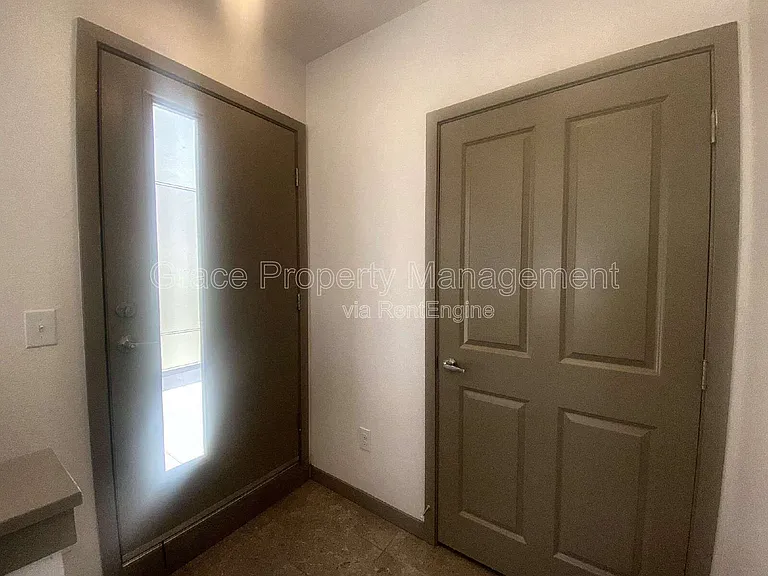 2200 Tremont Pl #6 — Photo 20