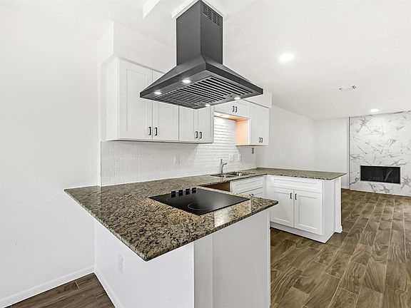4th image of 13440 Castillian Dr #2