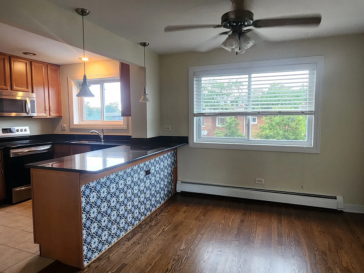 2 bed, 1.5 bath, 1100 sqft, $2,000 — Photo 4