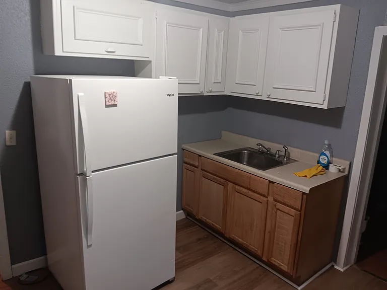 121 Coker St — Photo 7