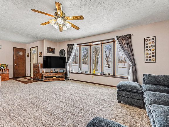 2nd image of 10070 Thornapple Lake Rd