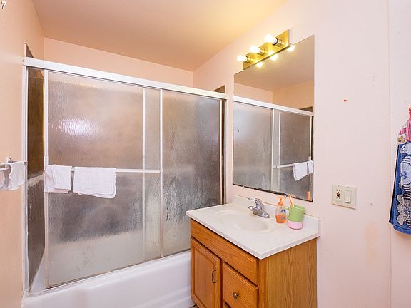 2nd image of 3725 NE Surf Dr