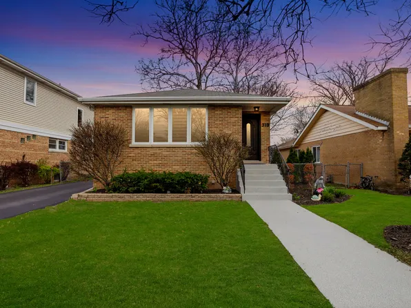 318 Hibbard Rd, Wilmette, IL 60091