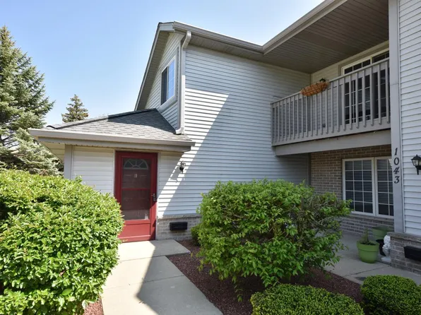 1043 Quinlan DRIVE #E, Pewaukee, WI 53072