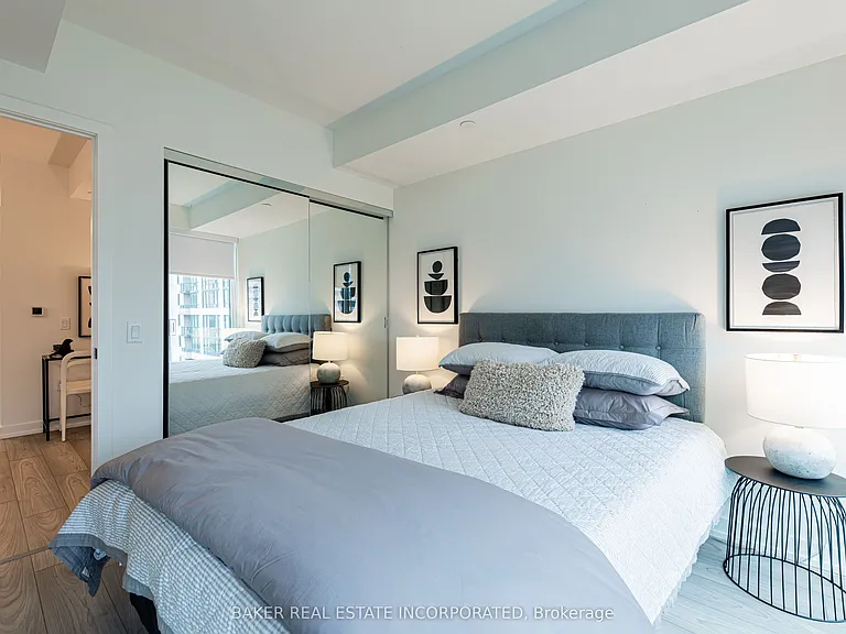 223 Redpath Ave #807 — Photo 15