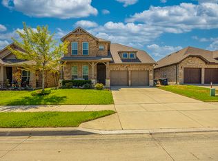 3704 Peach Blossom Rd, Fort Worth, TX 76244