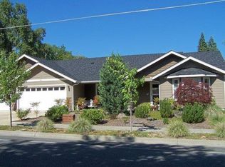 100 Sky Crest Dr, Grants Pass, OR 97527