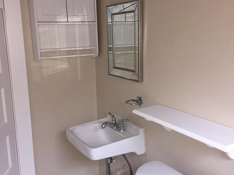 328 W Wilson Ave #B — Photo 8