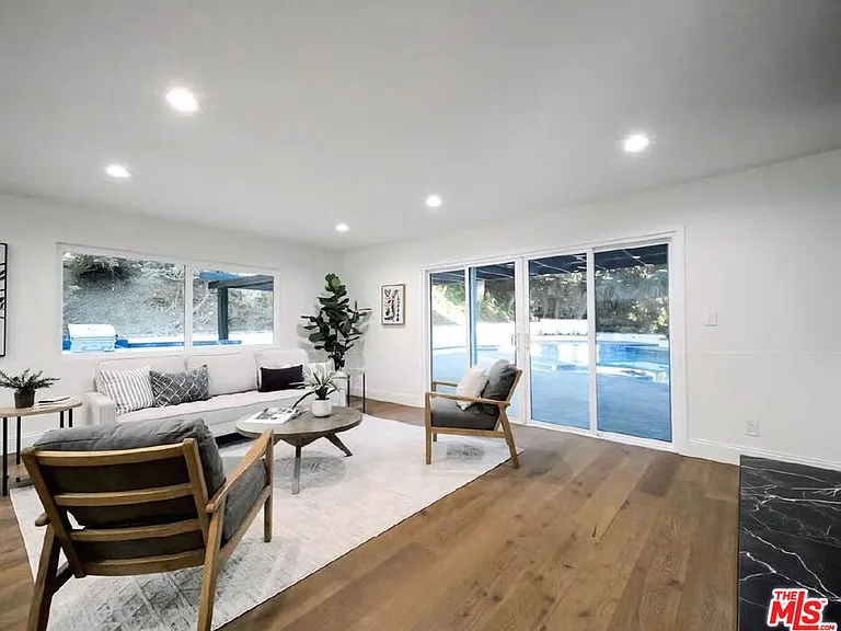 4732 Del Moreno Dr — Photo 10