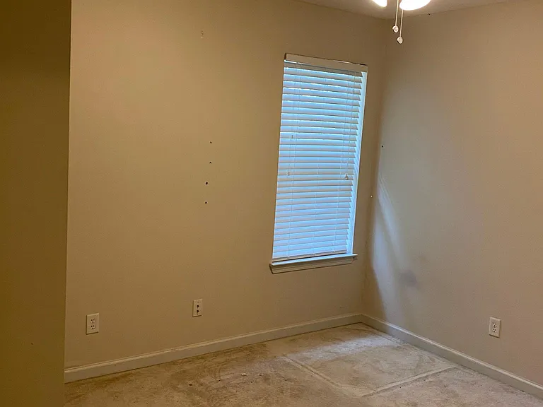 1095 Breezy Valley Dr — Photo 9