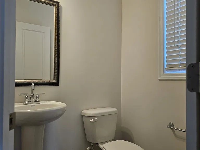 422 Yellow Fox Rd — Photo 10