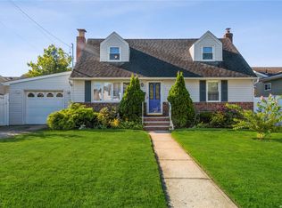 3590 Waverly Ave, Seaford, NY 11783
