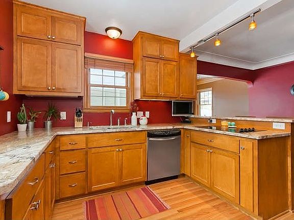 kitchen w taupe granite