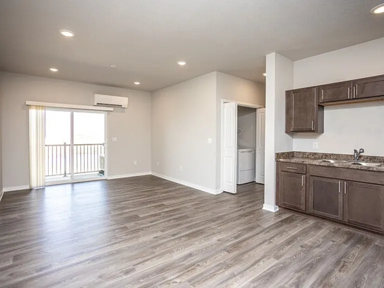 Parkside Luxury Apartments — Photo 23
