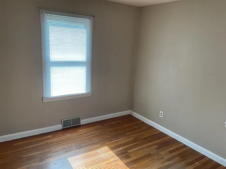 1665 N C St — Photo 2