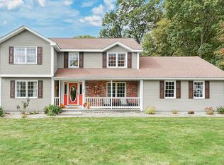 49 Hearthstone Dr, Agawam, MA 01001