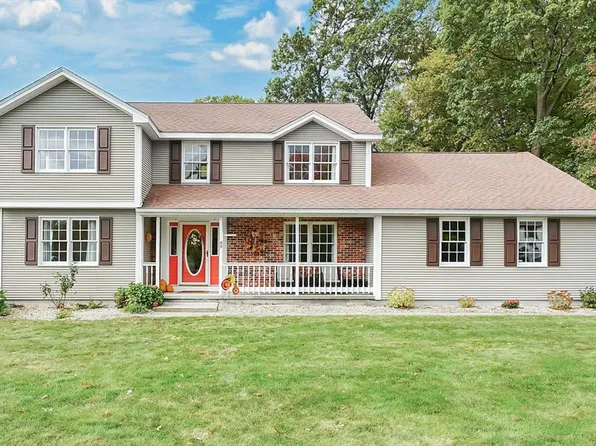 49 Hearthstone Dr, Agawam, MA 01001
