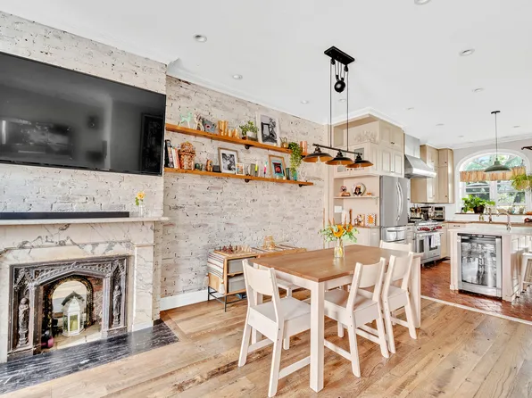 10 Carroll Street image 7 of 21