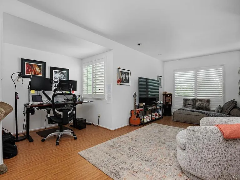 307 Longden Ln — Photo 21