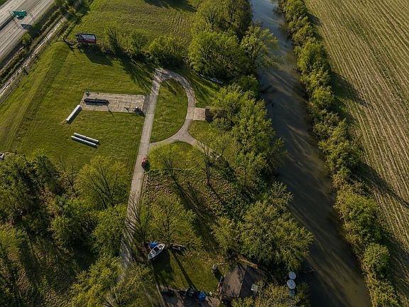 3rd image of 5462 Marine Dr