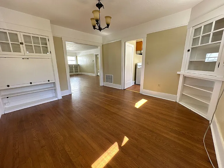 2140 Loomis St — Photo 9
