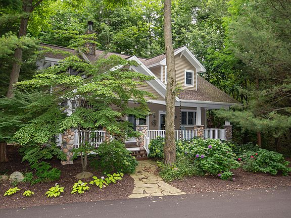 2nd image of 76477 Fieldstone Cir