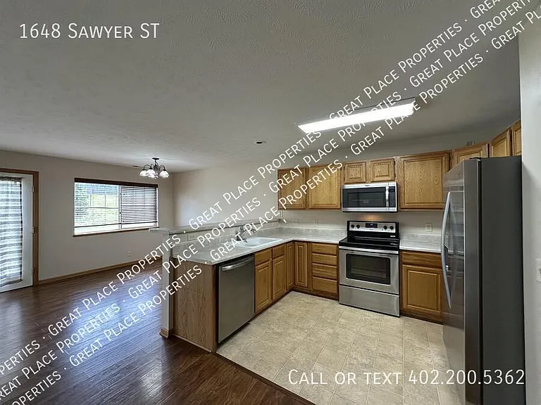 1648 Sawyer St — Photo 28