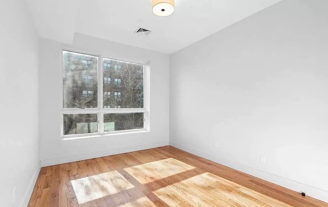 844 Quincy Street — Photo 3