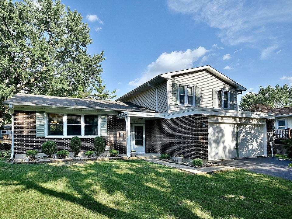 1st image of 8221 Lindenwood Ln
