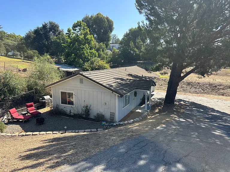 5856 La Cumbre Rd #B — Photo 21