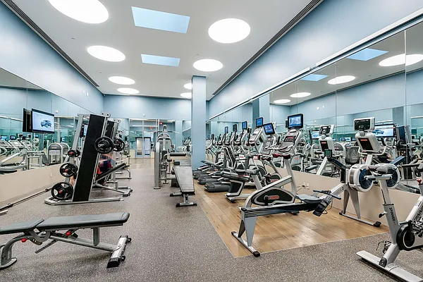 Sold by The Marketing Directors (Arias) | media 30