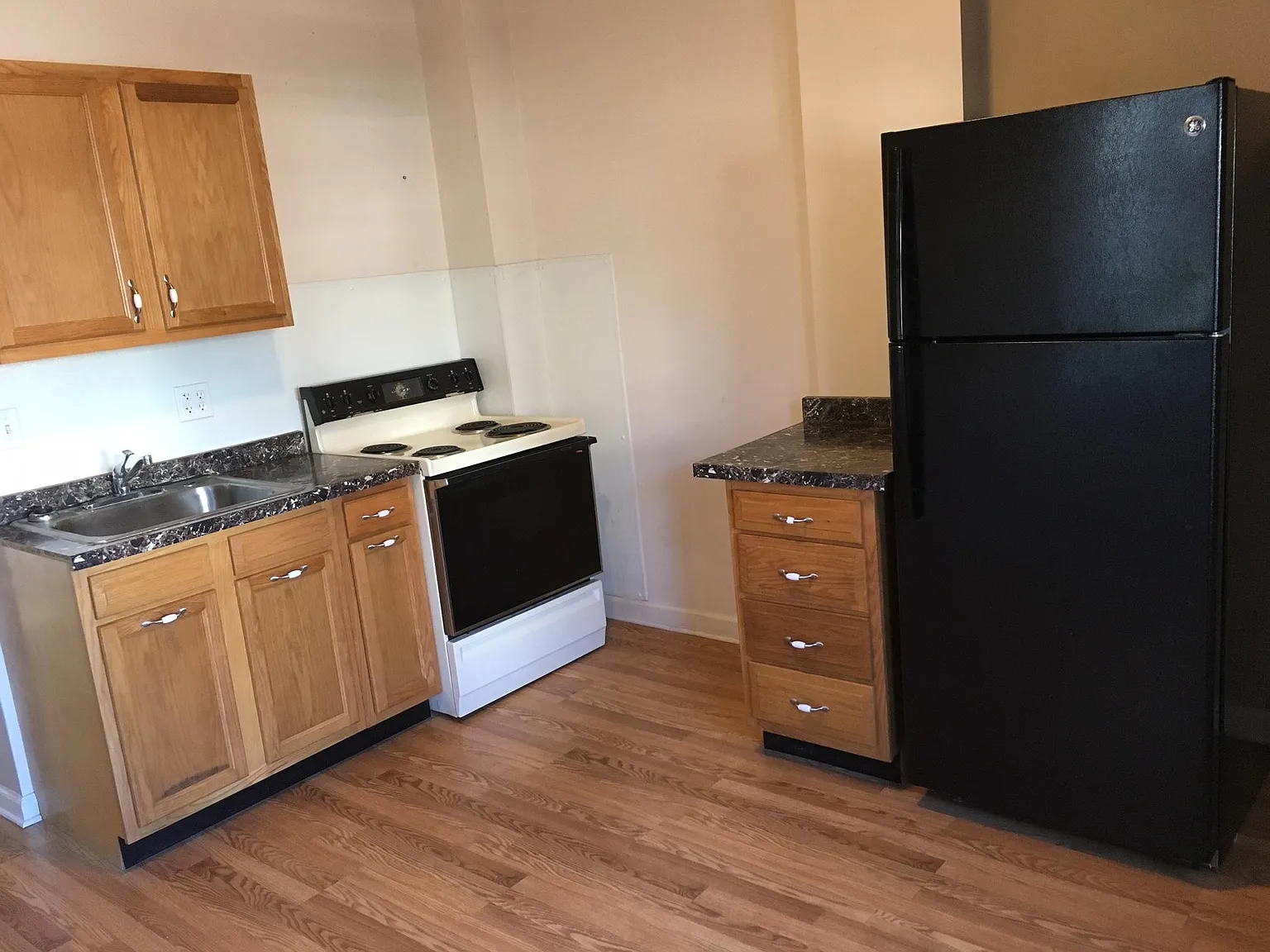 1 bed, 500 sqft, $875 — Photo 2