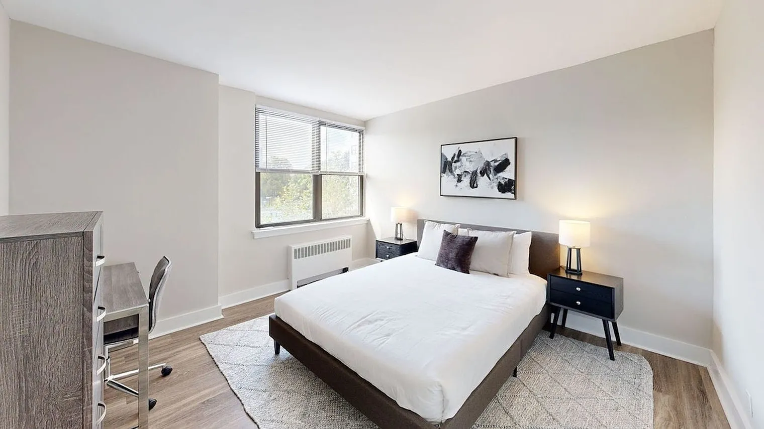 2 bed, 1.0 bath, 871 sqft, $1,916 — Photo 2